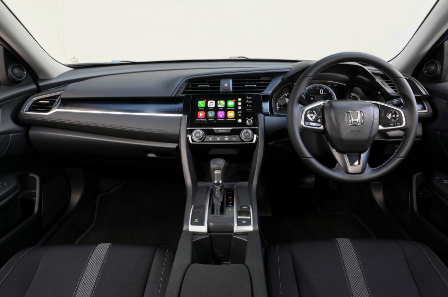 Торпедо Honda Civic VTi-L Sedan (FC) 2019 года  (AU) (фото 20 из 37)
